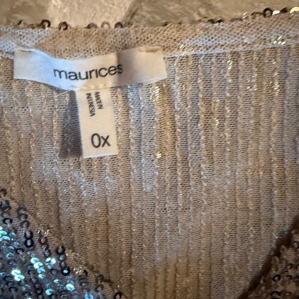 Maurices Sequin V-Neck Cami Top - Silver NWOT - Picture 3 of 3